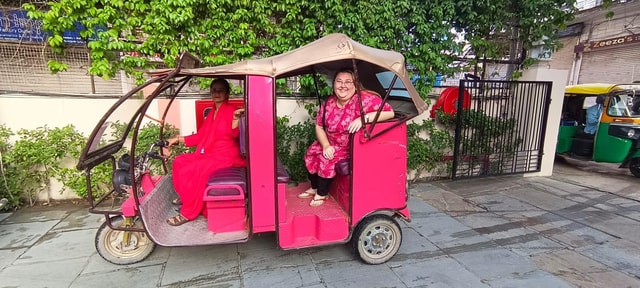 Jaipur Half-Day City Tour By E-Rickshaw with Female Driver