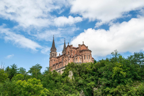 Small-Group Excursion to the Lakes of Covadonga and Cangas de Onís Departure from Gijón