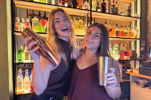 Barcelona: Creative Cocktail Experience with Cava & Tapas at a Local Bar