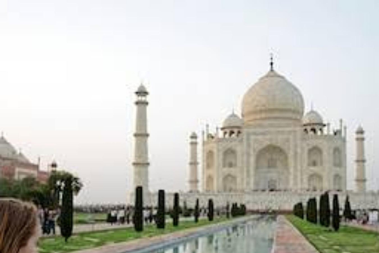 Agra: Taj Mahal tour with guide