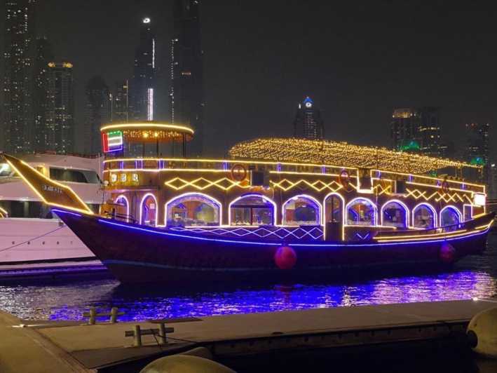 Marina Dhow Cruise Diner met Live shows