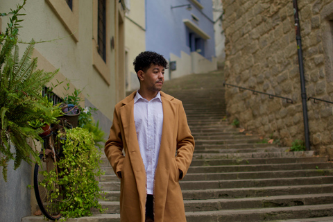 Girona: Photo Shoot at Game of Thrones Locations and in the Old Town Girona Basic: Session with 10 edited digital photos + 1 printed photo