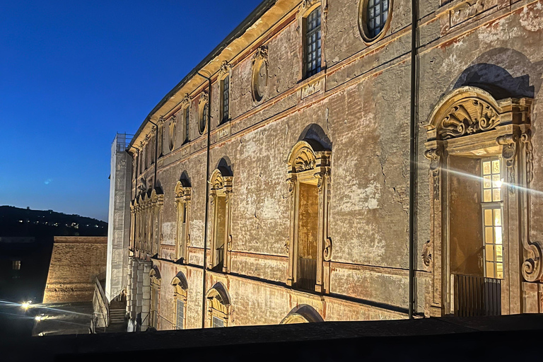 زيارة قصر دوق ساسولو: كنز عائلة إستينسزيارة قصر دوق ساسولو: صندوق كنوز إستينس