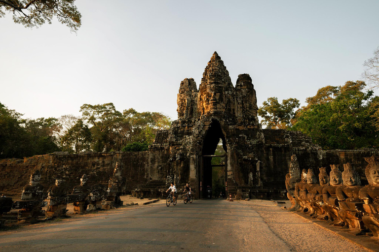 Soluppgång vid Angkor Wat och heldag med fascinerande tempel