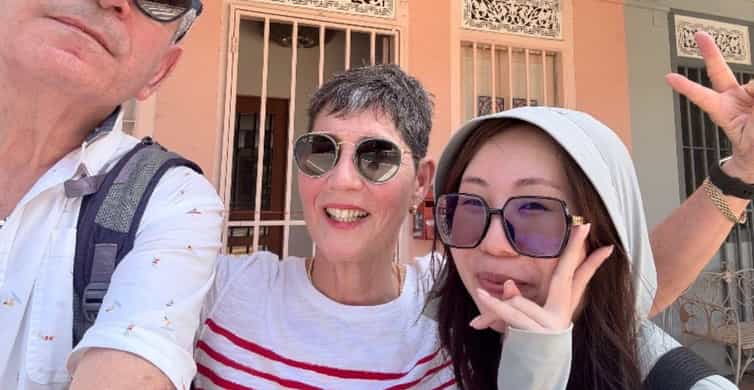 Singapore: Private Walking Tour with a Local photo 3