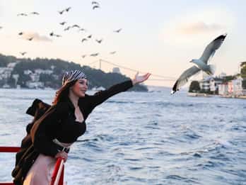 Istanbul: Bosphorus Sightseeing Cruise Tour with Audio Guide