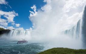 Toronto: Niagara Falls Day Tour with Boat & Behind the Falls