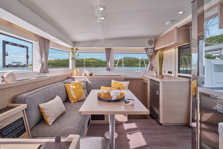 Limassol: Luxury Private Cruises with Catamaran Lagoon 40 Limassol: Luxury Private Half-Day Catamaran Cruise