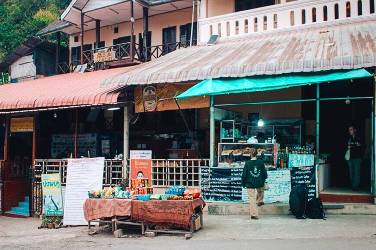 Från Luang Prabang: Långsam båt till Huay Xai 2 dagar, 1 natt