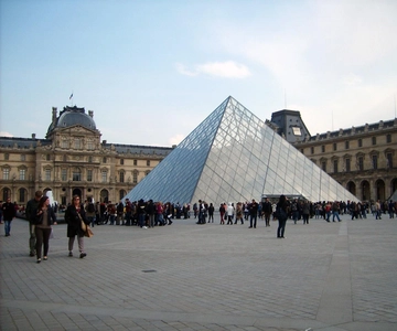 Paris: Notre-Dame Cathedral and Ile de la Cité Guided Tour