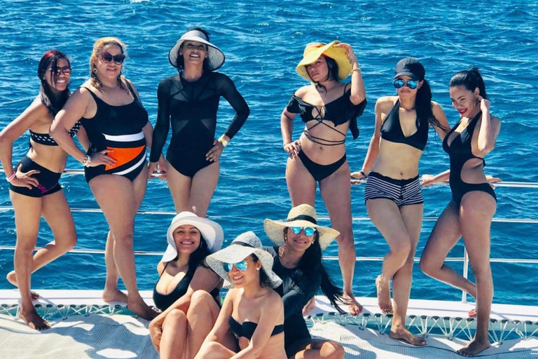 From Punta Cana: Saona Island Boat Trip with Buffet