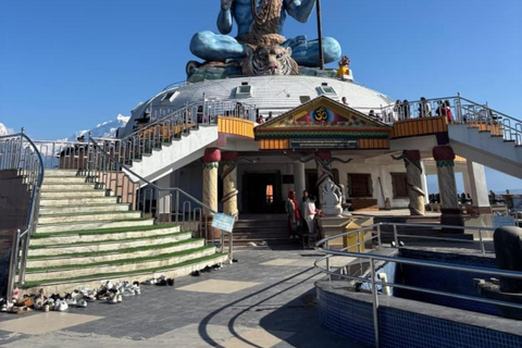 Kathmandu 6-Day Motorbike Tour: Pokhara & Chitwan Safari