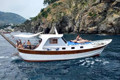 Pirate's outing - Island of Ischia tour with bath and lunch