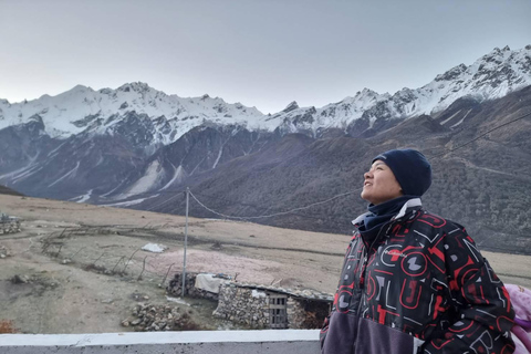 Von Kathmandu aus: 7-tägiger Langtang Trek mit Unterkunft