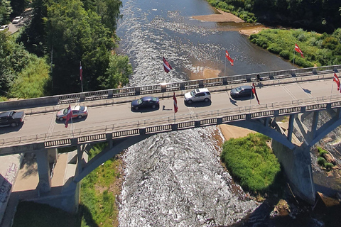 From Riga: Turaida & Sigulda Day Trip with Guide