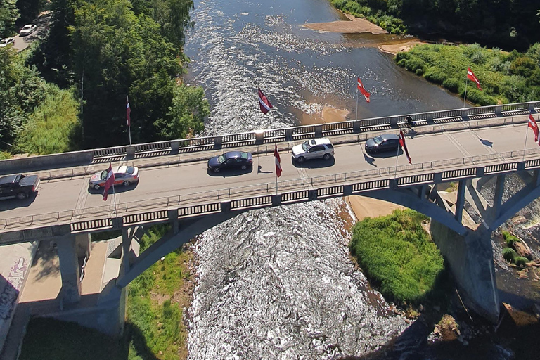 From Riga: Turaida & Sigulda Day Trip with Guide