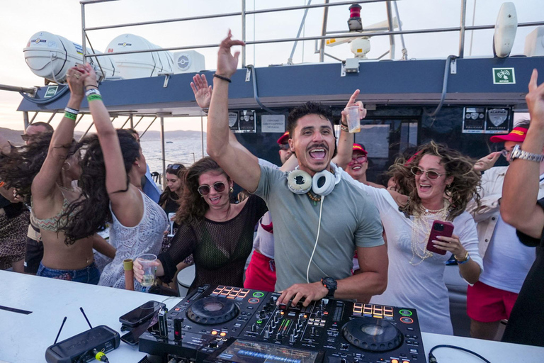 Ibiza: Formentera Boat with Open Bar, 3 meals & Sunset Party ADVANCE: Standard selection of food & open bar option