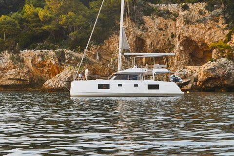 De Chania: Passeio de catamarã à tarde Jantar/bebidas e pôr do sol