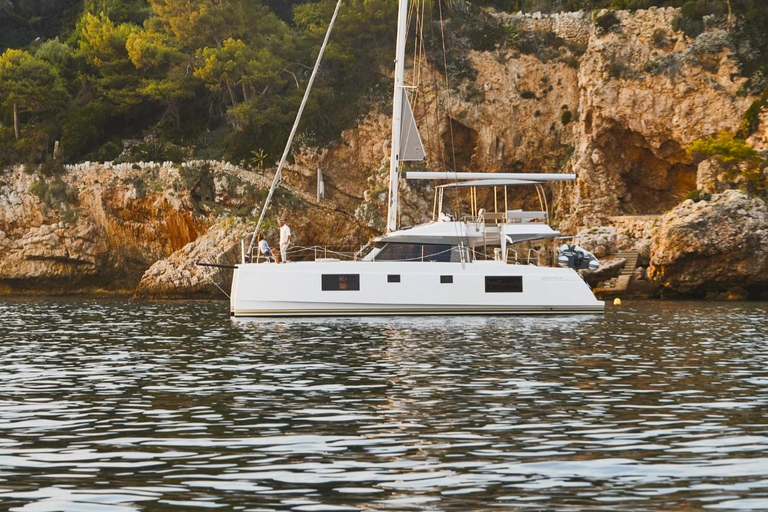 Vanuit Chania: Middag Catamarantocht Diner/Drankjes &amp; Zonsondergang