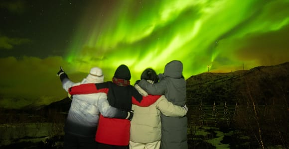 Tromsø: Northern Lights Adventure with Guide and Photos
