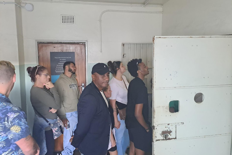 Billet de ferry pour Robben Island avec visite guidée de la prison