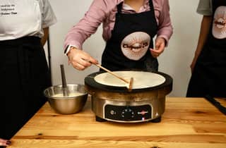 Paris: Crêpes- und Galettes-Kochkurs mit Cidre