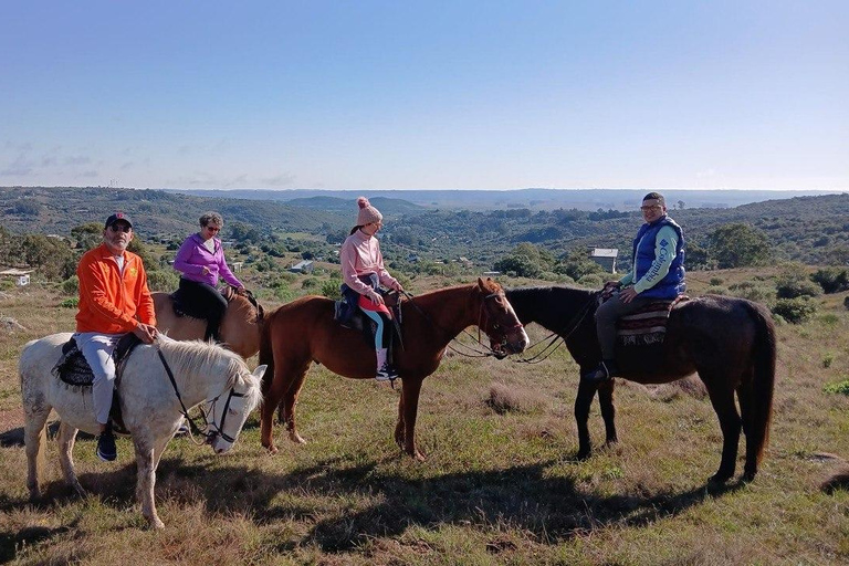 Villa Serrana: Excursión de lo más destacado que incluye pernoctación en el GeoDomo y paseos a caballo