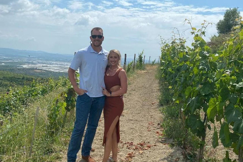 Berat: Private Sunset Tour with Wine and Fruits