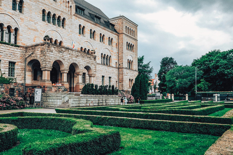 Poznań: Imperial Castle & District Private Walking Tour