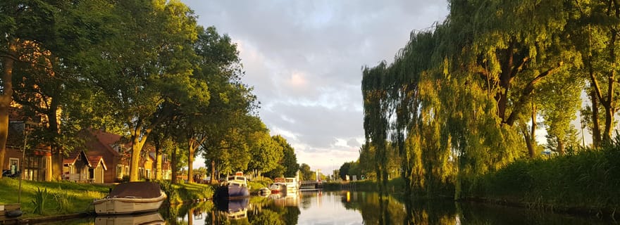 Location d'un Whisperboat dans une belle région près d'Amsterdam