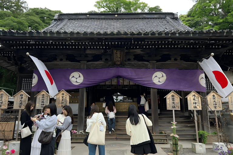 Kanazawa: Samurai, Castle & Geisha Private Bus Tour