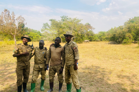 乌干达：3日游——默奇森瀑布与犀牛/黑猩猩追踪之旅乌干达：3日游，包含穆希逊瀑布和犀牛/黑猩猩徒步旅行
