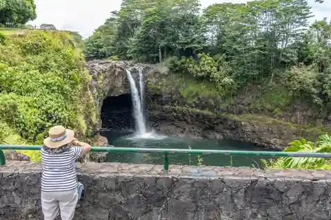 Hilo: escursione a terra dei giardini, delle cascate e del mercato contadino