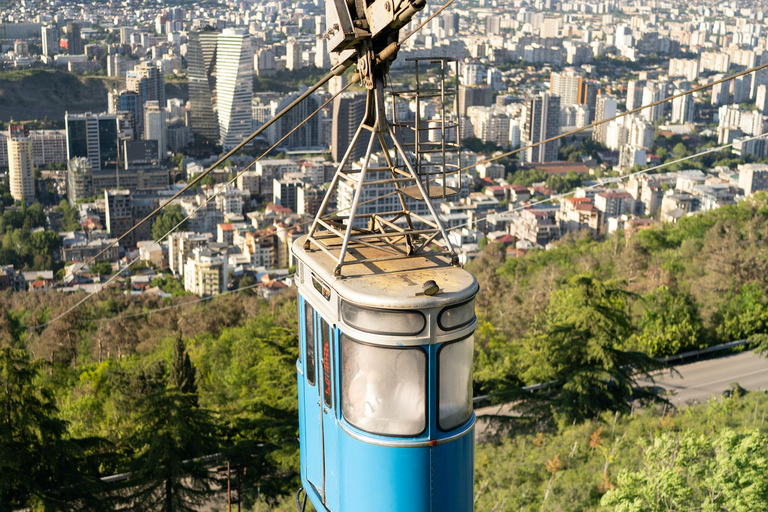 Tiflis: Visita guiada por la ciudad vieja y nueva con 2 viajes en teleféricoVisita en grupo compartido