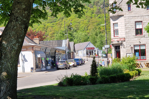 From Aberdeen: Balmoral Estate & Royal Deeside Tour