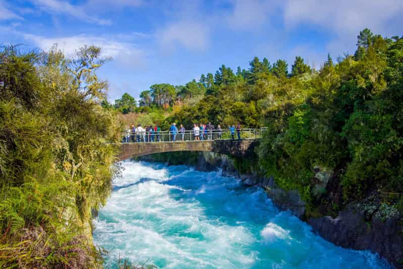 Full-Day Tour: Huka Falls, Hot Springs & Hobbiton Movie Set