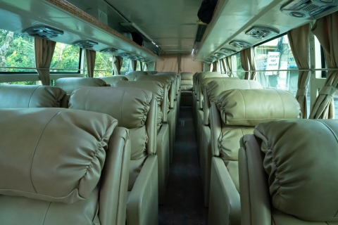 Luxusreisen erleben: Mit dem Sofa-Bus von Pokhara nach Kathmandu