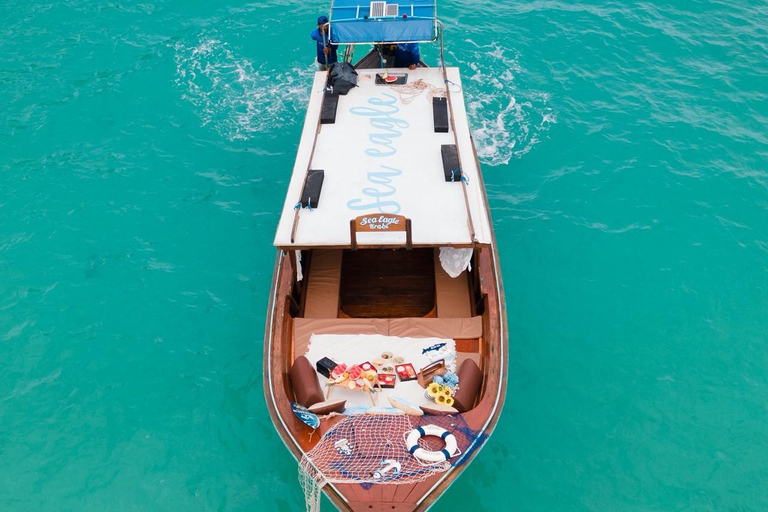 Krabi: Private Luxury Longtail Boat Trip to Hong Islands