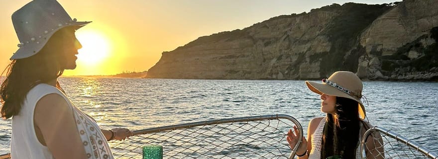 Excursion privée en bateau avec apéritif et activités - Trafalgar et Zahara (Cadix)