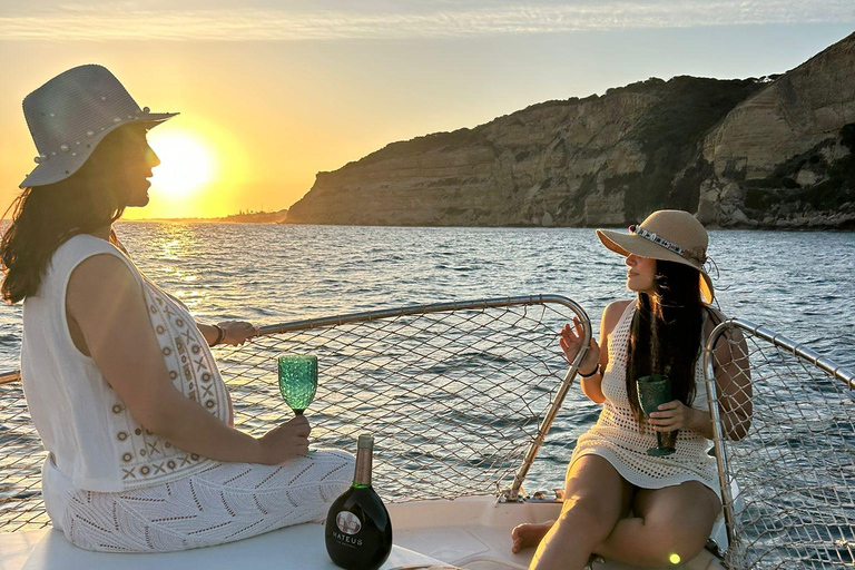 Private Boat Experience to Zahara and Trafalgar (6 hours) with Snorkeling and Appetizers Private Boat Experience to Zahara and Trafalgar (6 hours): Snorkeling and Aperitif