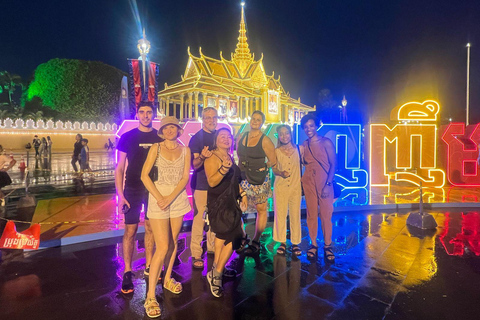 Phnom Penh: Hidden Gems Walking Tour with Local Guide