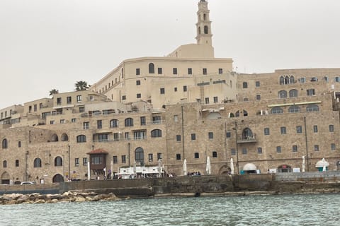Tel Aviv Art Museum and Habima Tour