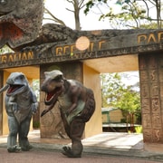 Sydney: Reptile Park and Avoca Beach Day Trip with Entry