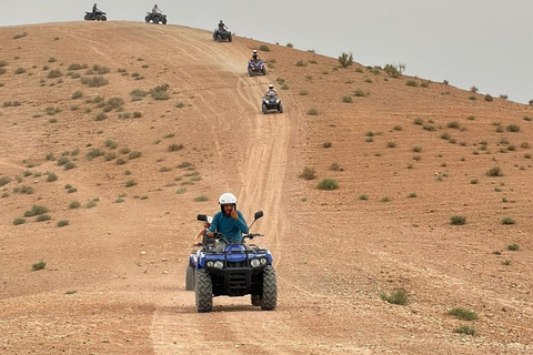 Marrakech: Excursión en quad, camello y piscina por el desierto de Agafay con almuerzo