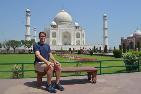 Delhi: Sunrise Taj Mahal and Agra Fort Group Tour