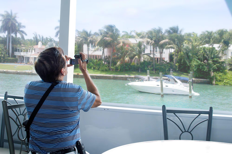 Miami: Biscayne Bay Boat Tour with Guide
