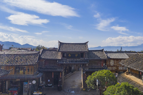 Lijiang: Baisha, Naxi-Dorf, Lashi-Feuchtgebiete - private TourPrivatfahrzeug &amp; Reiseführer