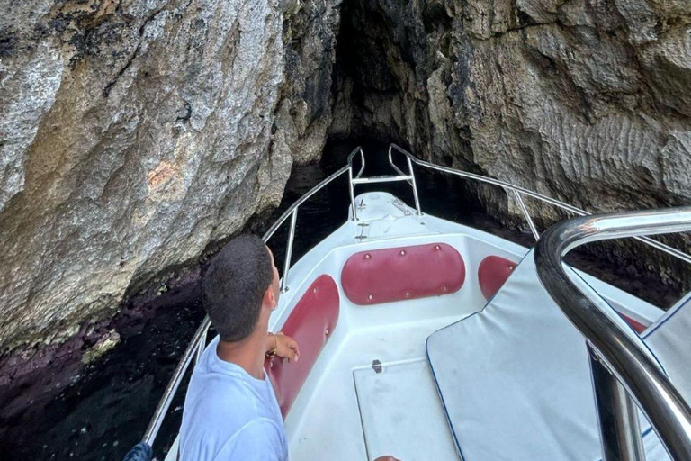 Castro: a boat tour through caves and crystal clear waters Castro: 2-hour boat tour through caves and crystal clear waters