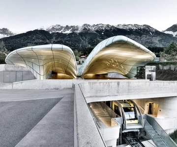 Hungerburg: Roundtrip Funicular Tickets from Innsbruck