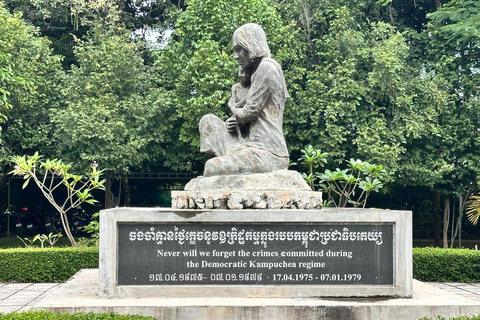 Phnom Penh: City Island Walking Tour, S21 & Killing Fields